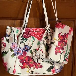Dana Buchman Peony Floral Bella Tote Purse with Matching Wallet
